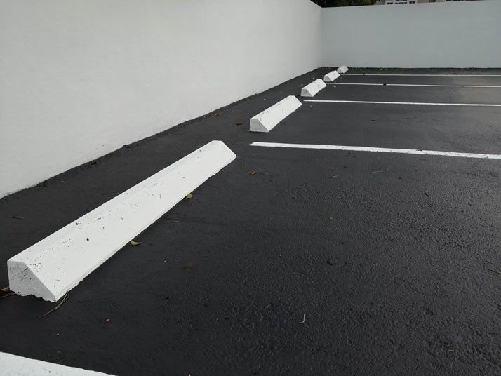 Sealcoating and striping in Miami, FL